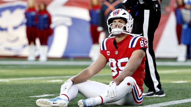 Hunter Henry of the New England Patriots reacts